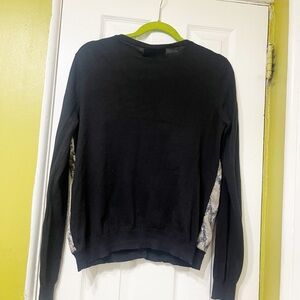 Jones New York Stylish Animal Print Sweater in good condition.